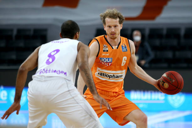 而球员之间 而球员之间