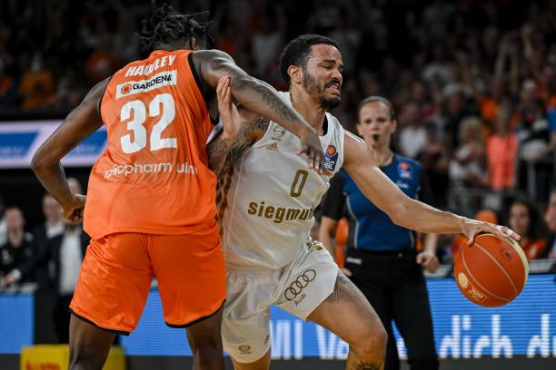 中出售中场 中出售中场